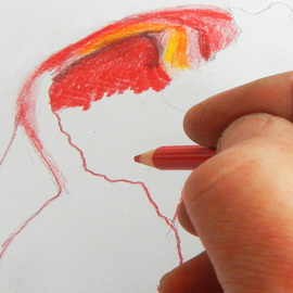 Kind beim Zeichnen in der Kinder-Kunstschule Frankfurt